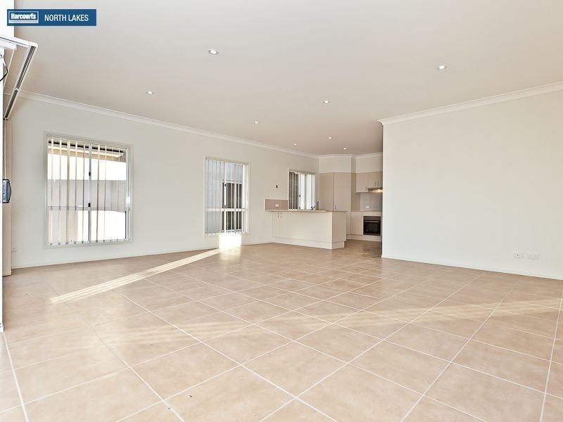 37 Riviera Crescent, North Lakes QLD 4509