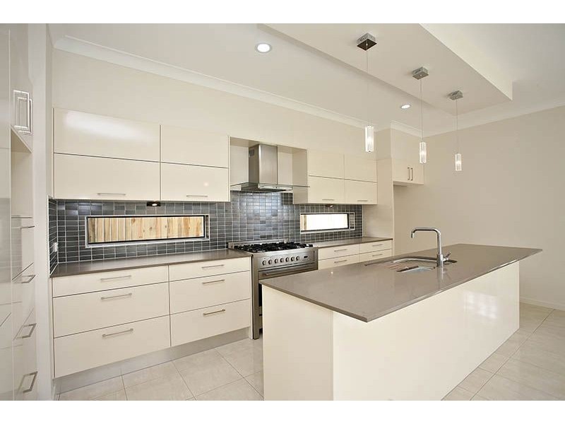 30 Augusta Parade, North Lakes QLD 4509