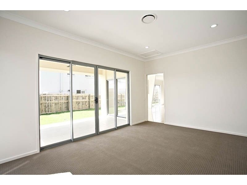 30 Augusta Parade, North Lakes QLD 4509