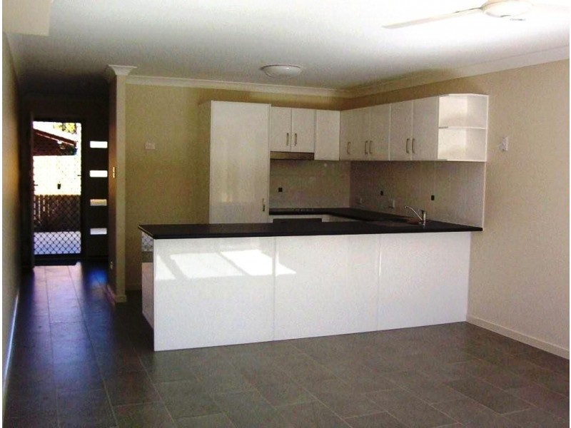 2/5 Macfarlane street, Kippa-ring QLD 4021