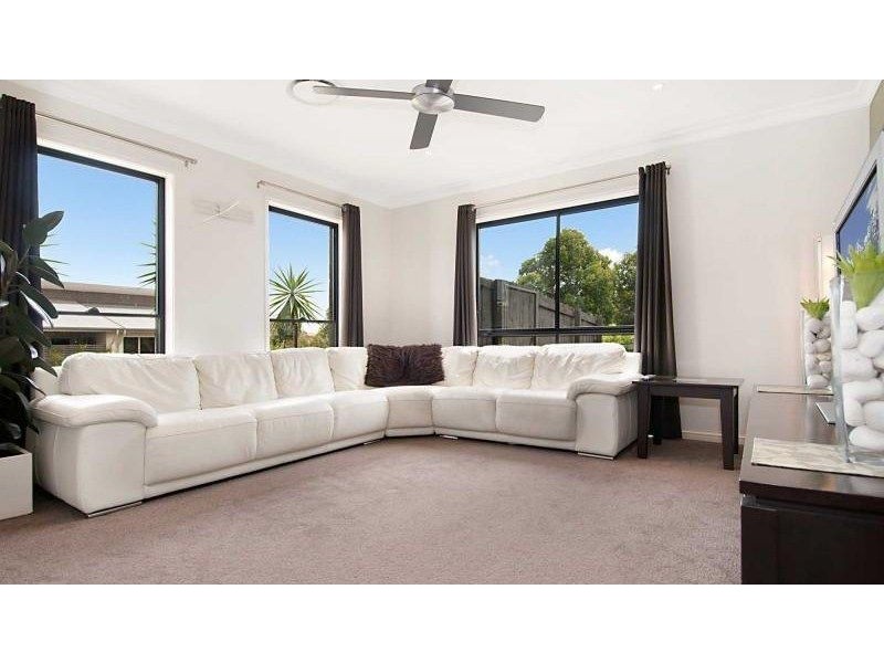 18 Planigale Crescent, North Lakes QLD 4509