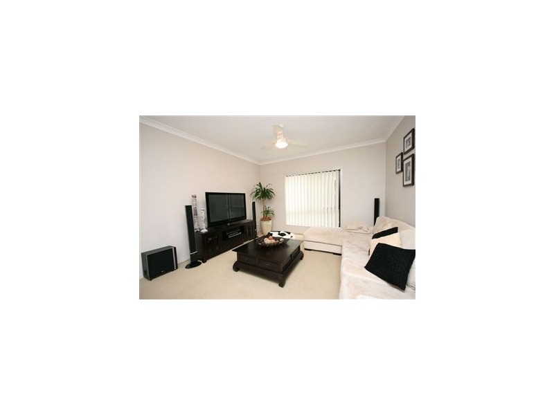 21 Elkington, North Lakes QLD 4509