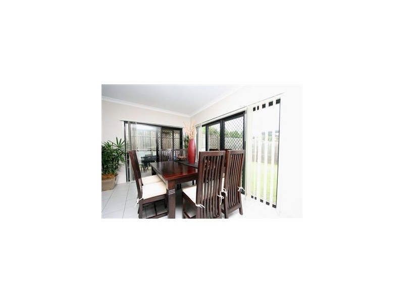 21 Elkington, North Lakes QLD 4509