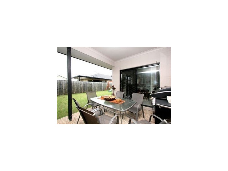 21 Elkington, North Lakes QLD 4509