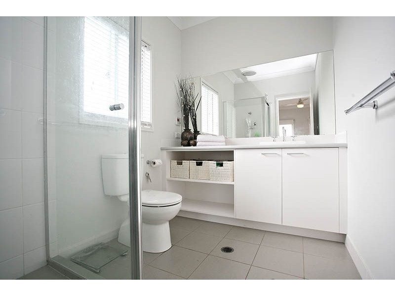 10 Sunjoy Place, North Lakes QLD 4509