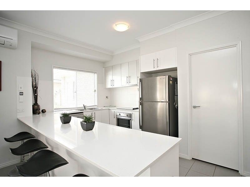 10 Sunjoy Place, North Lakes QLD 4509