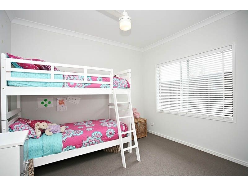 10 Sunjoy Place, North Lakes QLD 4509