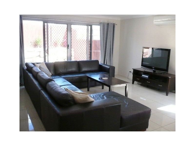 26 Kingdom Cct, North Lakes QLD 4509