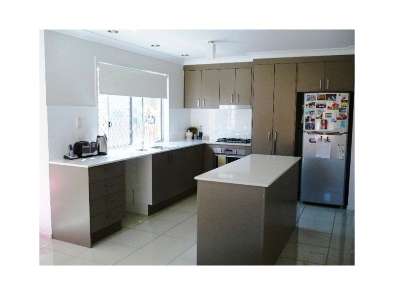 26 Kingdom Cct, North Lakes QLD 4509