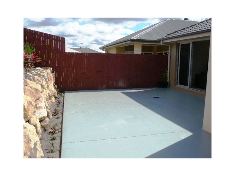 26 Kingdom Cct, North Lakes QLD 4509