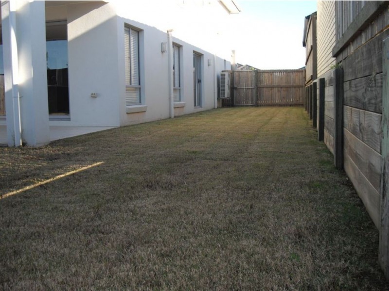 17 Eaton Close, North Lakes QLD 4509