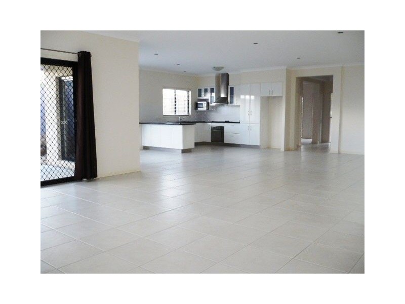 31 Planigale Crescent, North Lakes QLD 4509