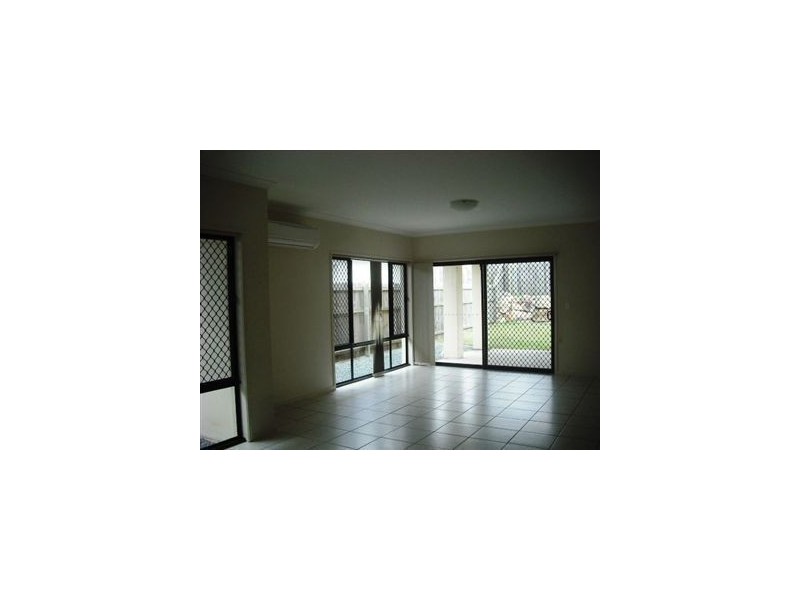 33 Wallaroo Circuit, North Lakes QLD 4509