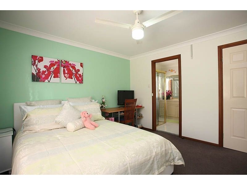 36 Eucumbene Drive, Petrie QLD 4502