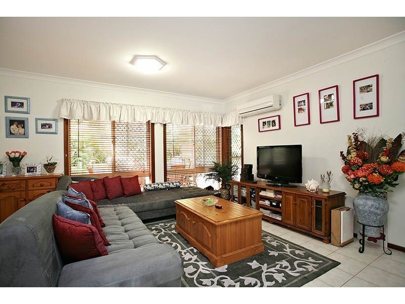 36 Eucumbene Drive, Petrie QLD 4502
