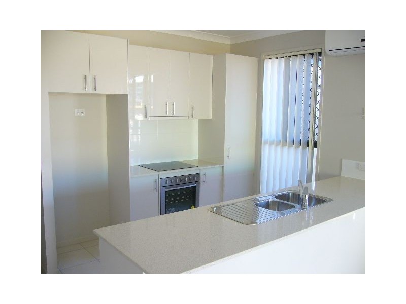 5 Friars Crescent, North Lakes QLD 4509