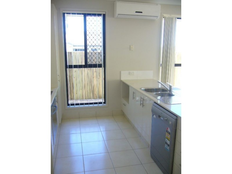 5 Friars Crescent, North Lakes QLD 4509