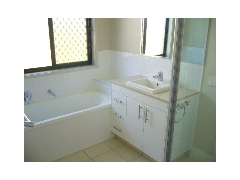 5 Friars Crescent, North Lakes QLD 4509