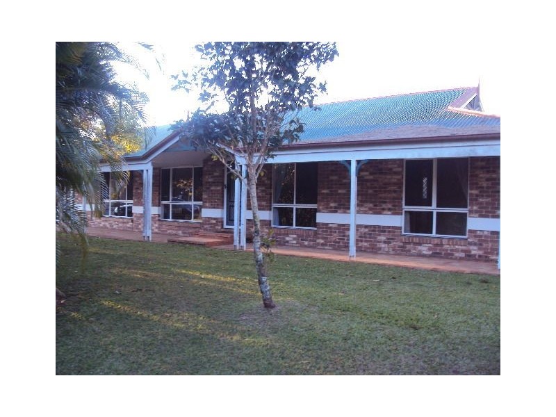 8 Roseann Street, Kallangur QLD 4503
