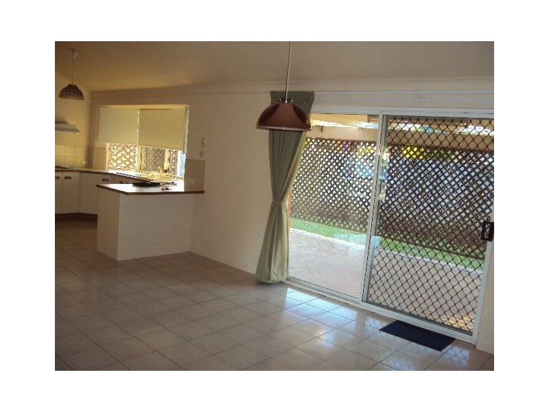 8 Roseann Street, Kallangur QLD 4503