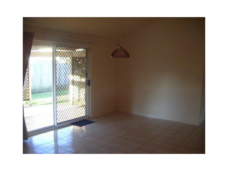 8 Roseann Street, Kallangur QLD 4503