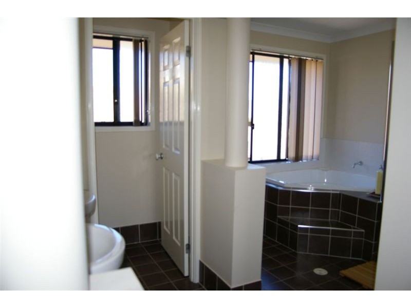 12 Wallaroo Circuit, North Lakes QLD 4509