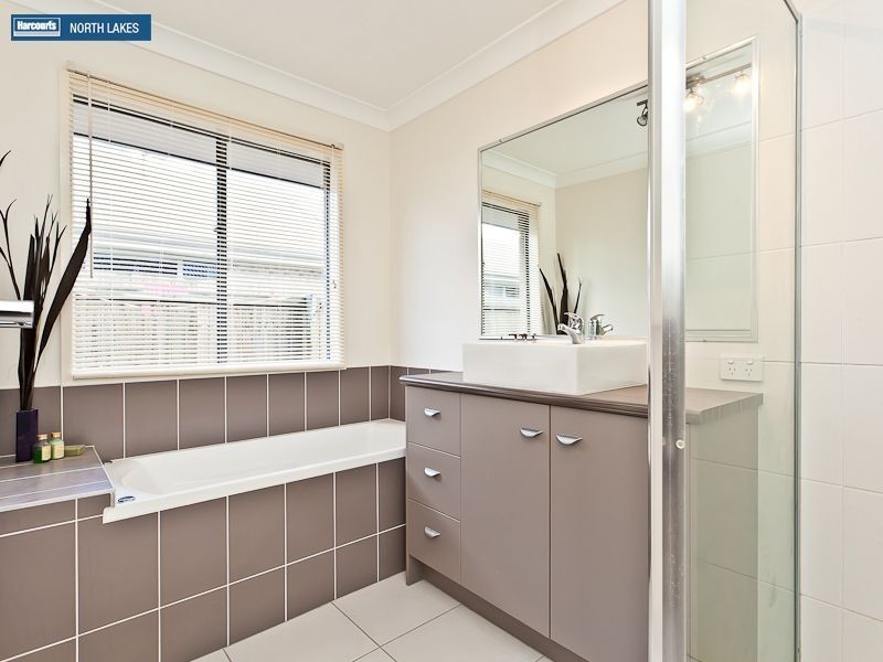 5 Castlewellan Circuit, Warner QLD 4500