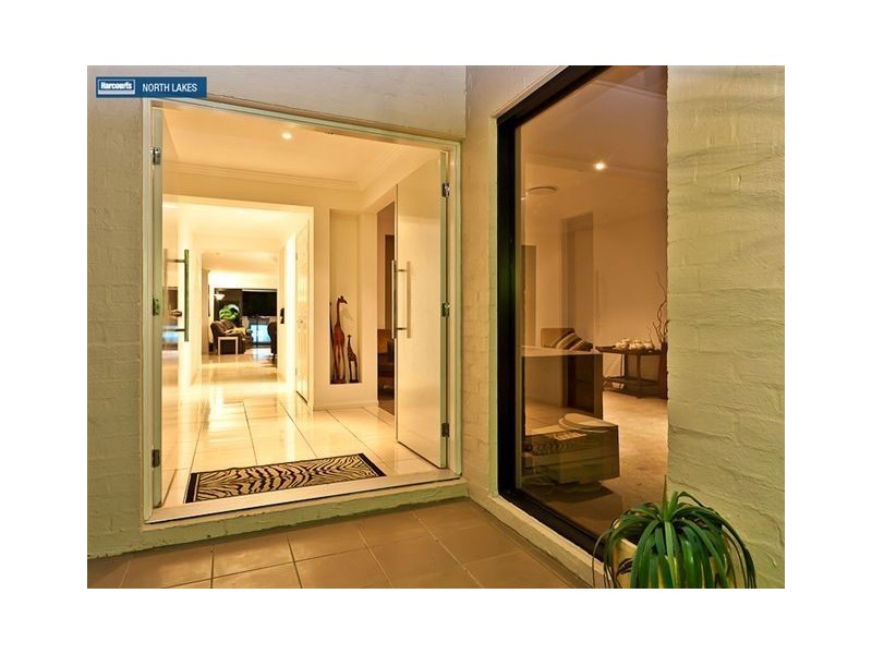 9 Whitebeech Ct, North Lakes QLD 4509