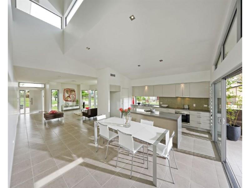 8 Kipfler Lane, Warner QLD 4500