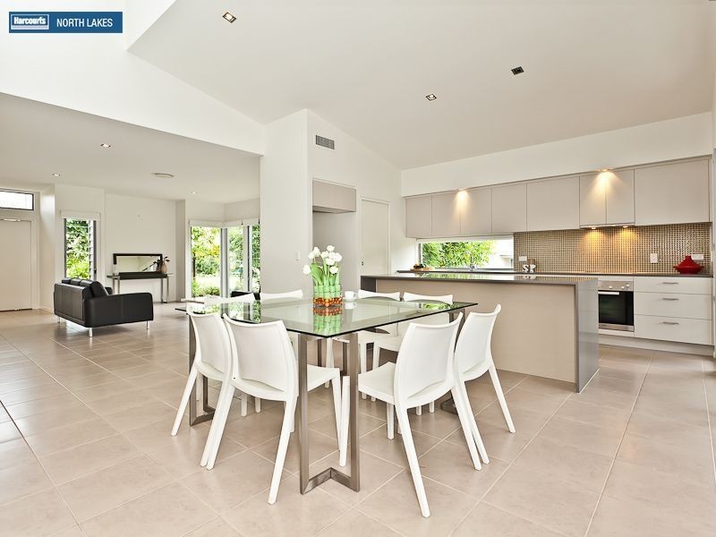 8 Kipfler Lane, Warner QLD 4500