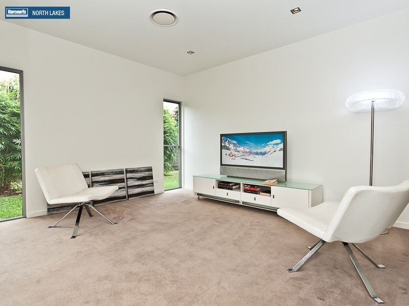 8 Kipfler Lane, Warner QLD 4500