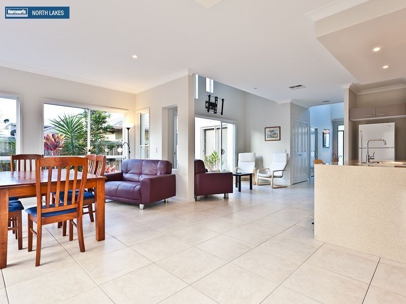 8 Armour Close, North Lakes QLD 4509