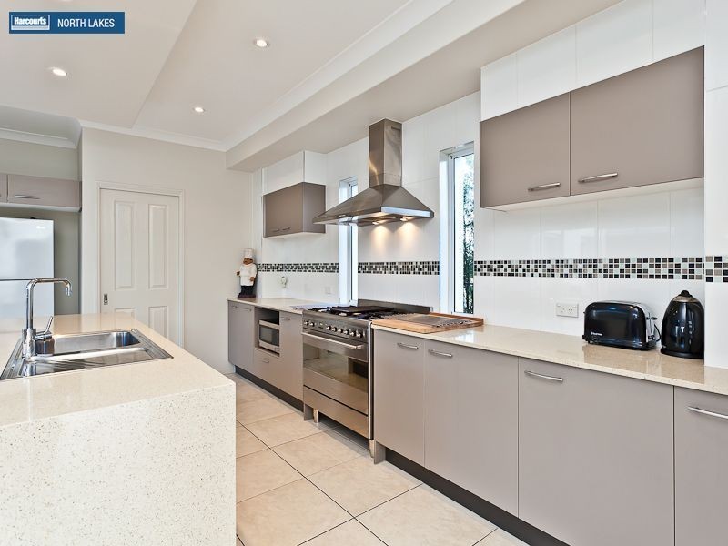 8 Armour Close, North Lakes QLD 4509