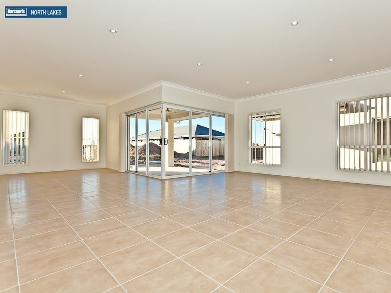 37 Riviera Crescent, North Lakes QLD 4509