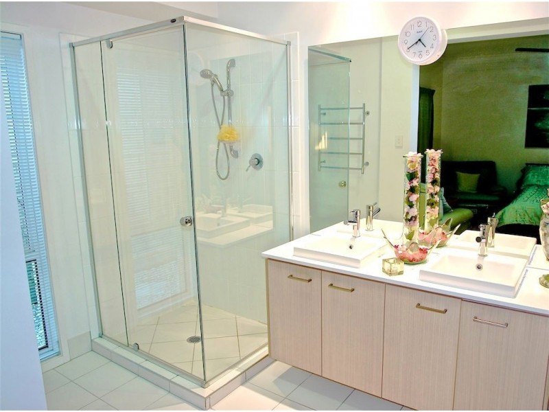 12 Chase Crescent, North Lakes QLD 4509