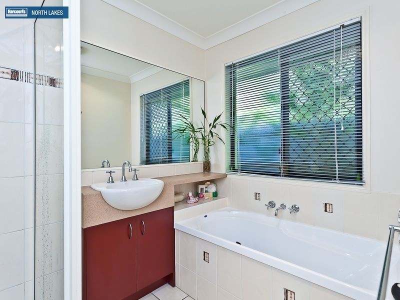 24 Dotterel Crescent, North Lakes QLD 4509