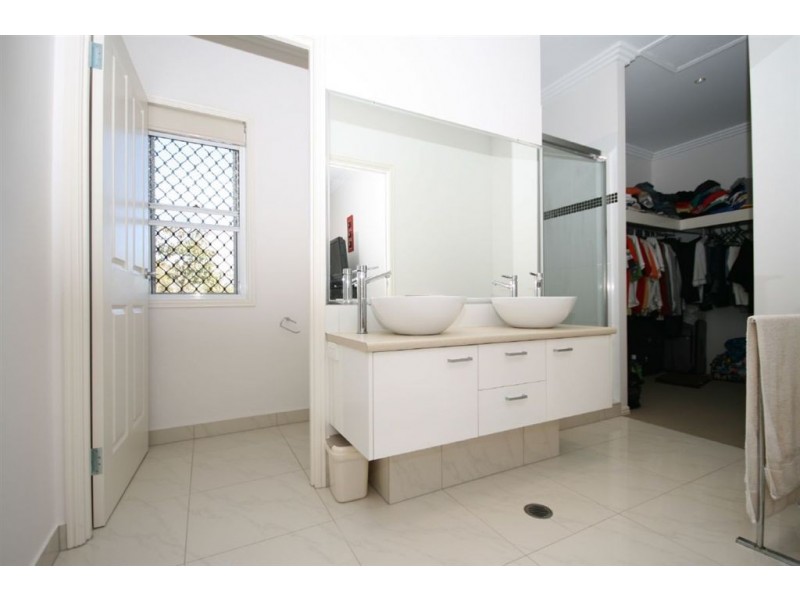 34 Kowari Cres, North Lakes QLD 4509