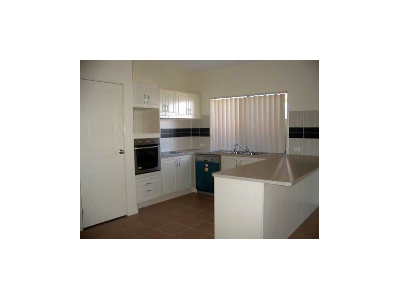 27 Marsh, North Lakes QLD 4509