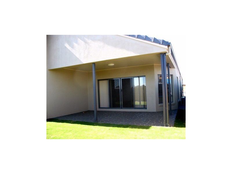 27 Marsh, North Lakes QLD 4509