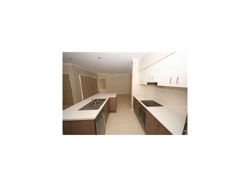 18 Carmody, North Lakes QLD 4509