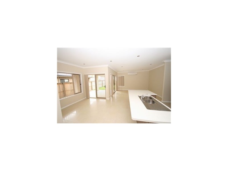 18 Carmody, North Lakes QLD 4509