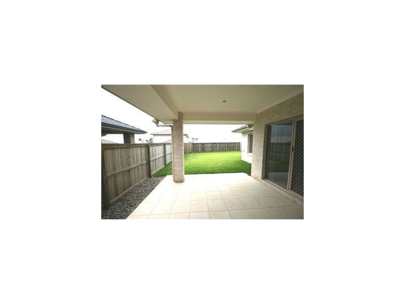 18 Carmody, North Lakes QLD 4509