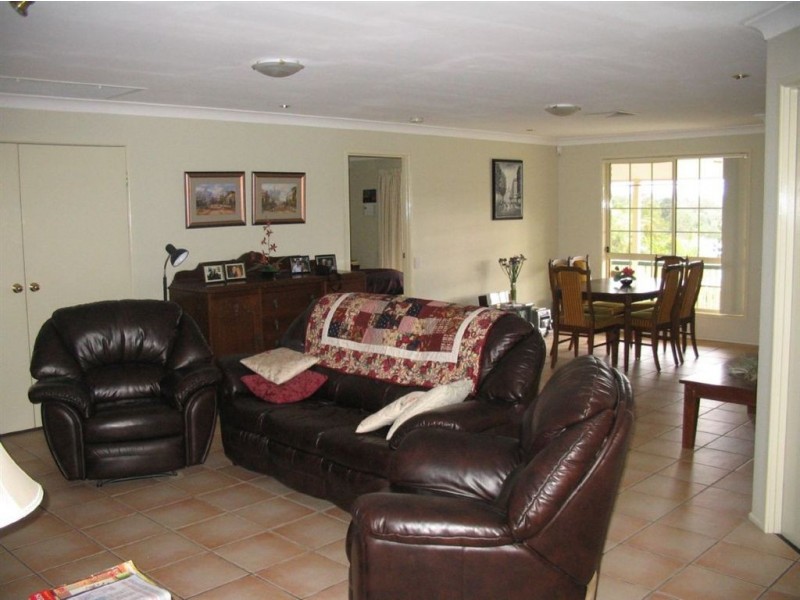 4 Feldsman Court, Petrie QLD 4502