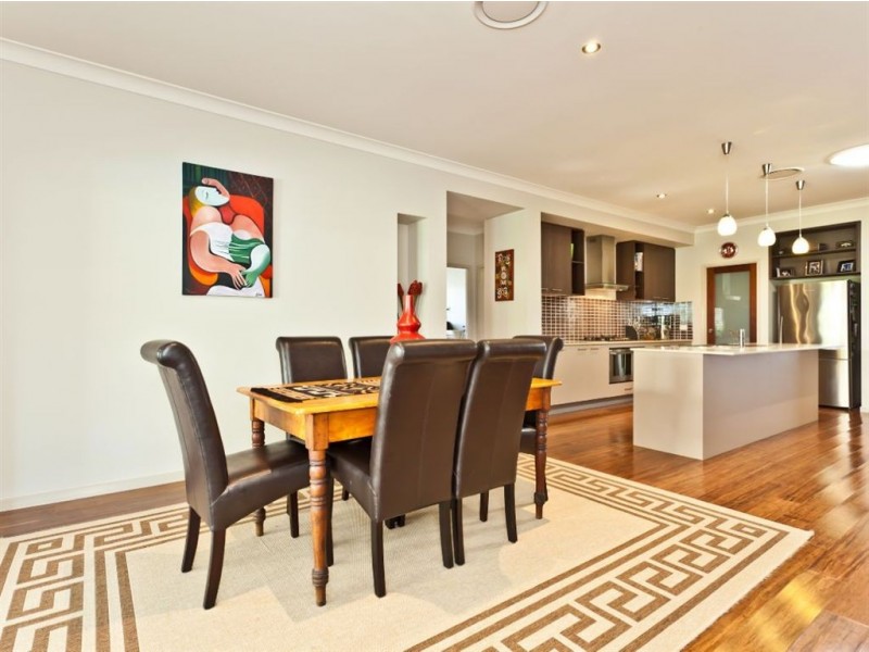 2 Warabi Cr, North Lakes QLD 4509