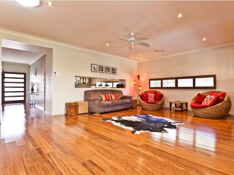 2 Warabi Cr, North Lakes QLD 4509