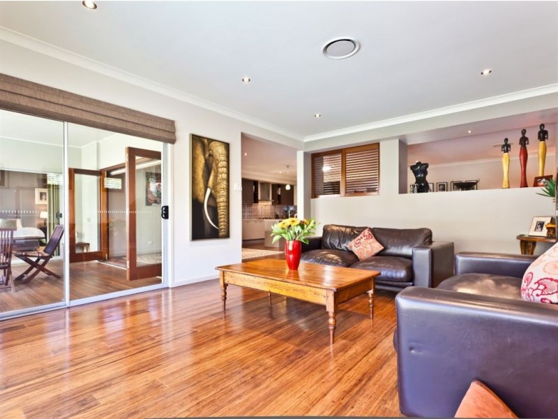 2 Warabi Cr, North Lakes QLD 4509