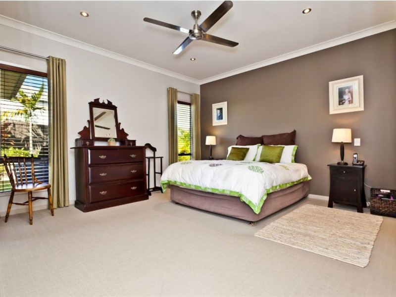 2 Warabi Cr, North Lakes QLD 4509