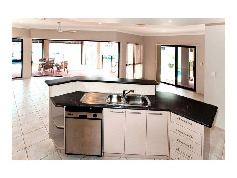 38 Mariner Court, Newport QLD 4020