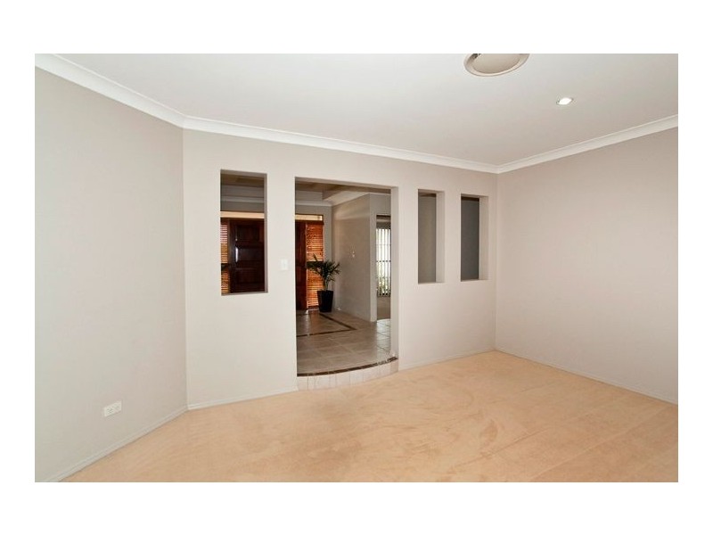 38 Mariner Court, Newport QLD 4020