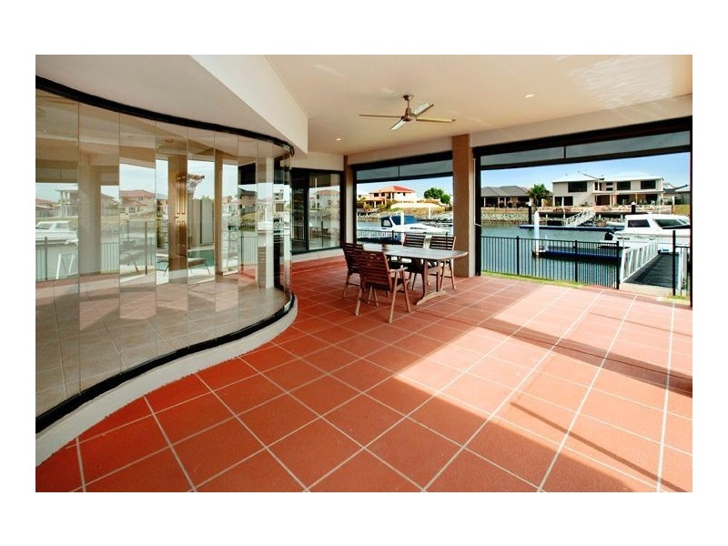 38 Mariner Court, Newport QLD 4020